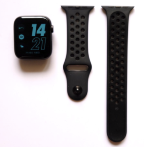 Apple Watch Series 4（GPSモデル）はバンドを取り外している画像