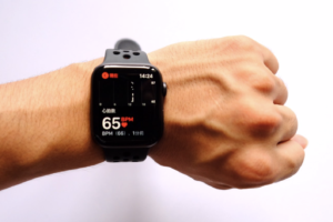 Apple Watch Series 4（GPSモデル）で1分間の拍動の数（bpm、beats per minute）が確認できる画像